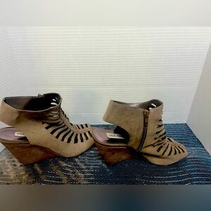 Steve Madden Cut-out Peep-Toe Wedge Booties